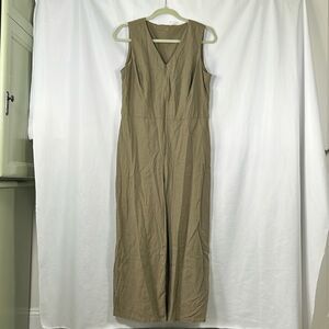 Tahari Olive Line Wide Leg V-Neck Jumpsuit size 8